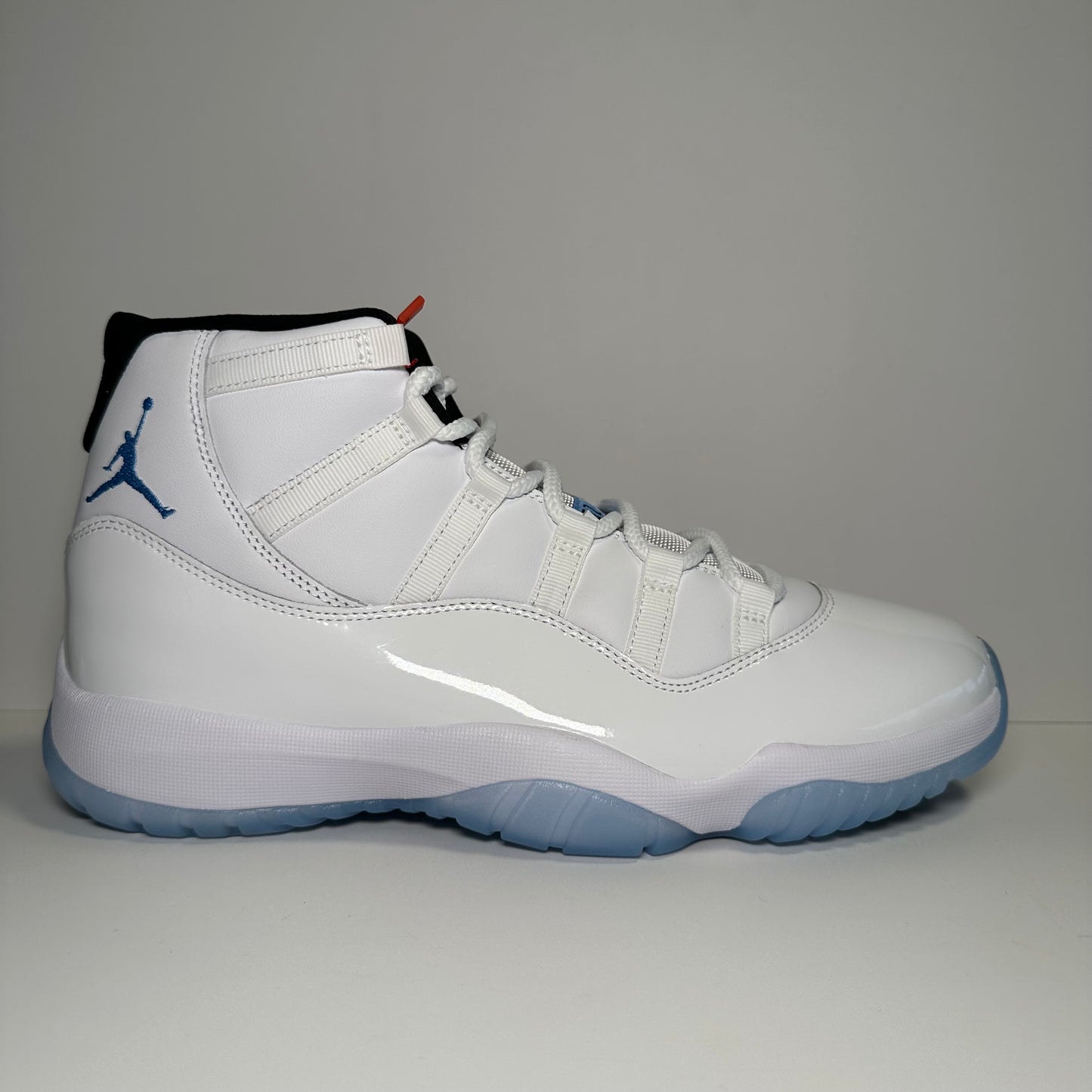 Jordan 11 Legend Blue